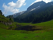 Laghetto del Sangiatto e Monte Corbernas sullo sfondo : devtra